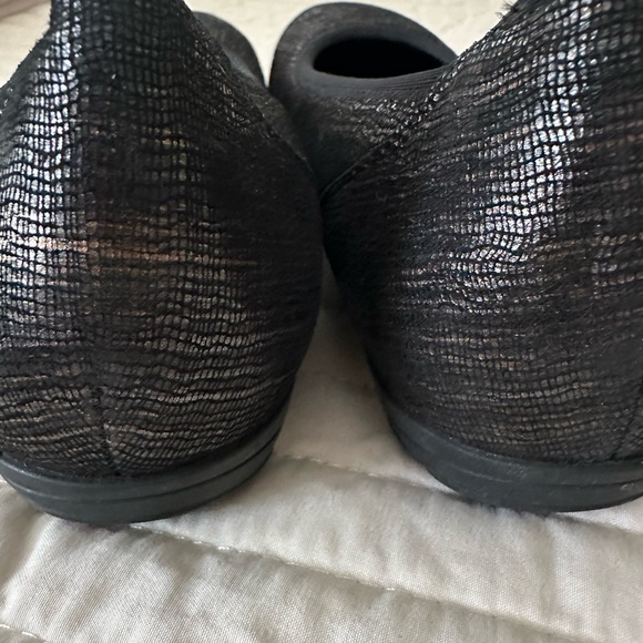 Mephisto Women's Shimmering Black Flats - Picture 6 of 8